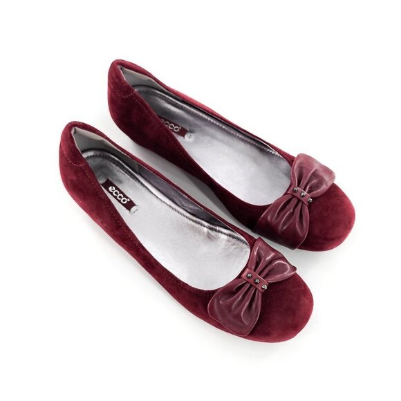 ECCO NWD FLAWED Burgundy Suede Flats With Studded Leather Bow - Picture 1 of 9